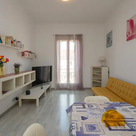 Homelovers Spacious Flat B Aires District Mm1 Milão