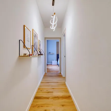 Appartamento Xenia - 3 In Via Lepontina 9