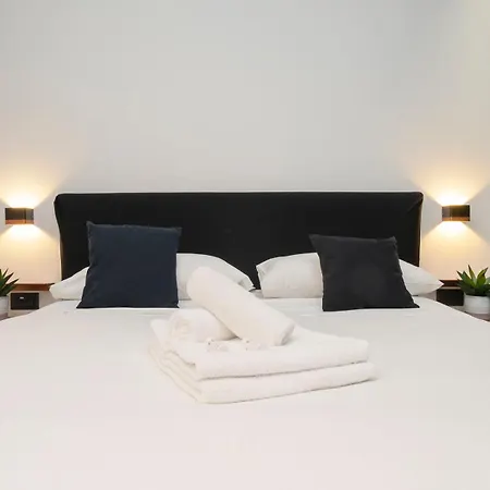 Xenia - Three-room In Via Laurana 5 * Milão