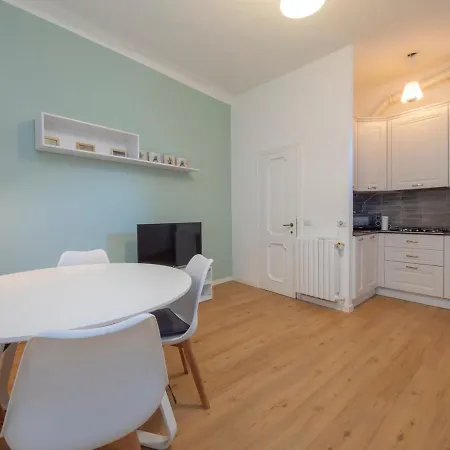 Xenia - 2 In Pietro Custodi 10 Apartman Milánó