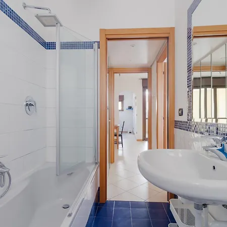 Apartamento Guesthost - Casa 14 - Certosa Terrace Flat X4 *