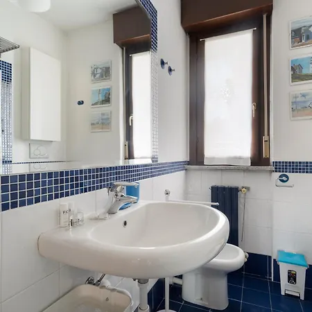 Guesthost - Casa 14 - Certosa Terrace Flat X4 *