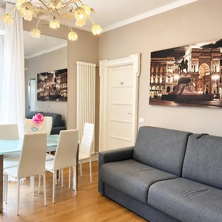 Two Bedroom With Views In Porta Venezia