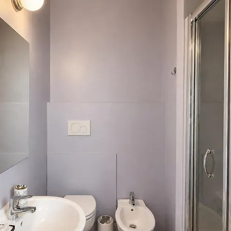 Three Bedroom In Porta Venezia شقة *