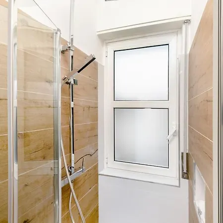 Modern With Wi-fi & Ac 15 Min To Duomo Milano