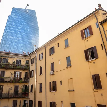 Emerald House - Station 700m Apartament
