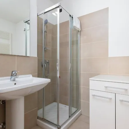 Large Duplex With Private Terrace Gluck Διαμέρισμα *