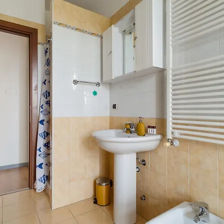 Guesthost - Bright Terrace X2 Affori Mm3 Milão