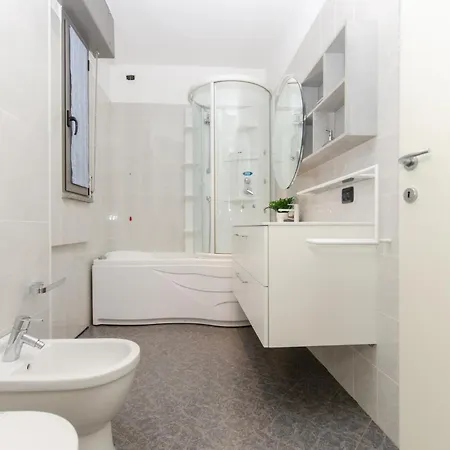 Apartamento Vivimihome-bicocca Comfort With Garage Milão