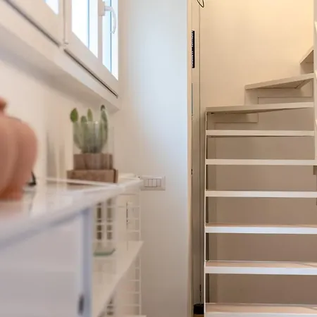 Loft Design With Mezzanine Near Metro Διαμέρισμα Μιλάνο
