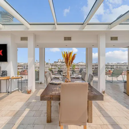 Luxury Skyline Penthouse شقة ميلان
