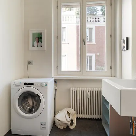 Apartamento Guesthost - Cozy Balcony Flat X2 Porta Garibaldi Milão