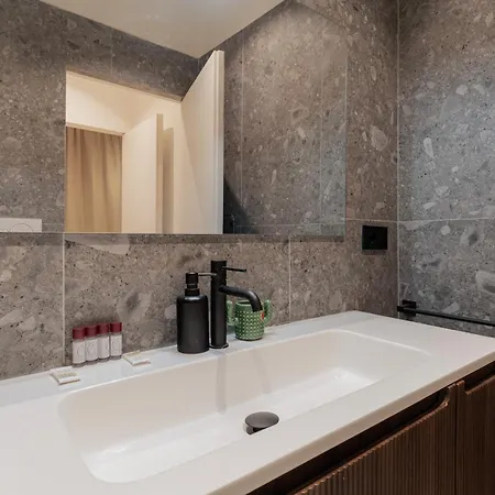 Guesthost - Stylish Flat X2 Casoretto
