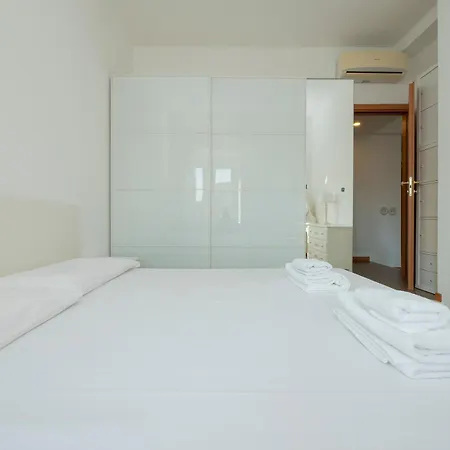 Apartman I-host - Stylish 1br Near Duomo & Navigli