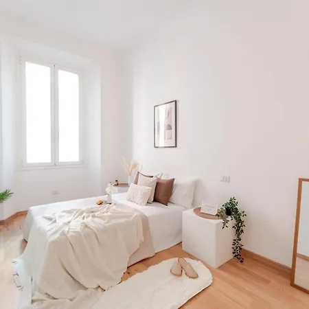 شقة Two-bedroom Arco Flat With Free Parking ميلان