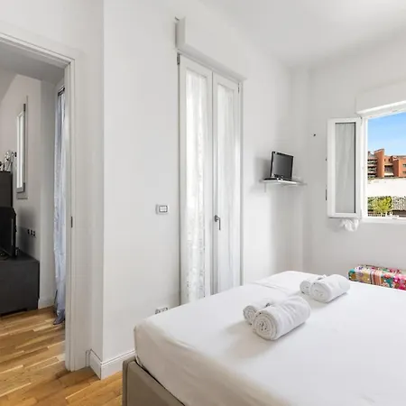 Апартаменты Elegante Apt, Ac, 10 Min To Duomo, M1 Turro