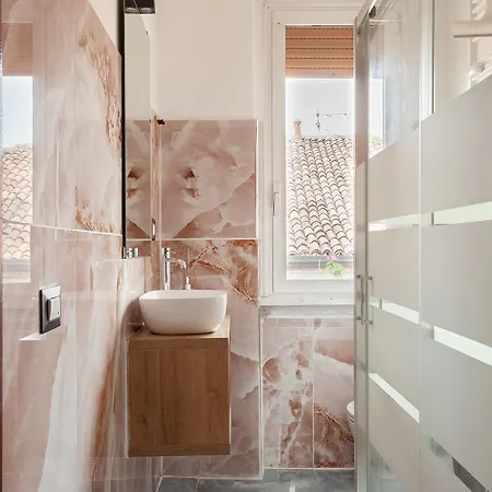Bicocca Comfort - Near Metro & Station Appartement
