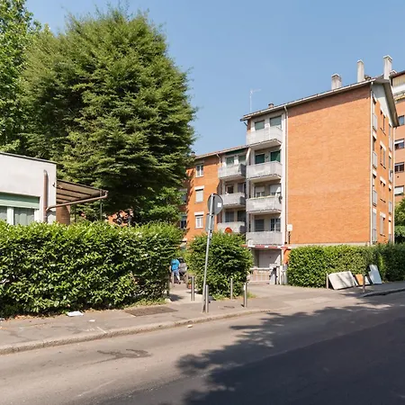 Guesthost - Cozy Balcony Flat Comasina Mm3 Appartement Milaan