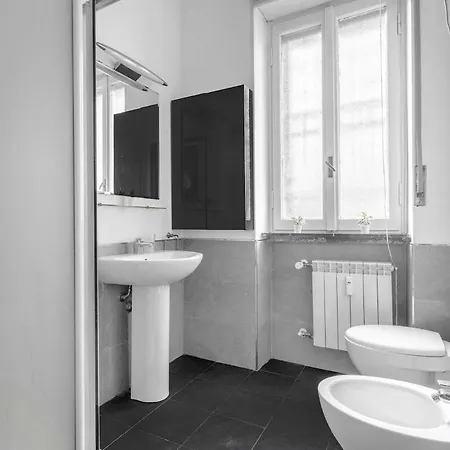 Appartement Argonne M4 - 10 Min Duomo - San Babila - Linate *
