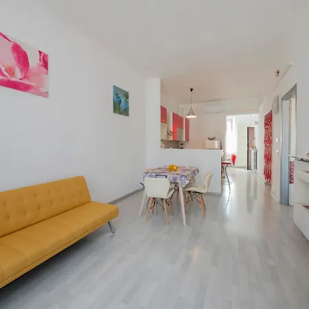 Apartamento Homelovers Spacious Flat B Aires District Mm1 Milão