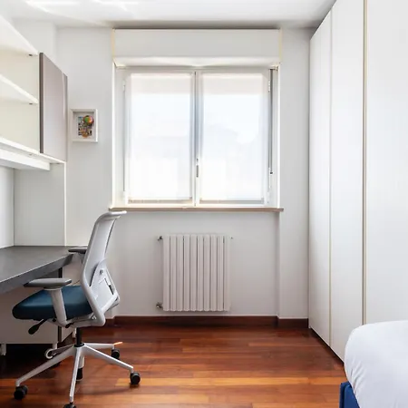 Salasco 40 - Trilocale In Porta Romana Con Garage