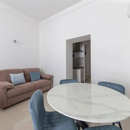 Cesare Da Sesto 10 - 2nd Floor - Leia Hospitality Apartman