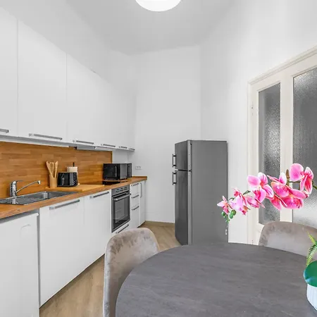 -gorgeous 3bedroom- Penthouse Near Duomo Keyhost Milão