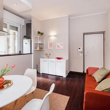 In The Heart Of Milan, Just A Short Walk From The Duomo! شقة