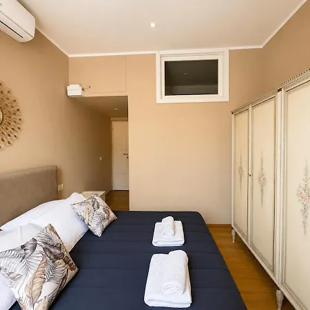 Three Bedroom In Porta Venezia ميلان