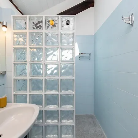 Elegant Attic Loft W Privateterrace Ac & Fast Wifi *
