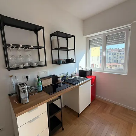 Appartement Trilocale Moderno Con Terrazzo E Parcheggio Milan