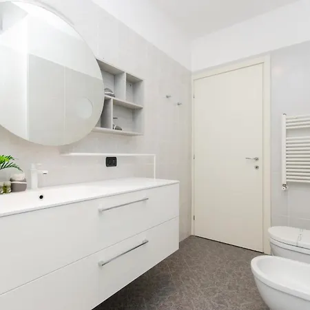 Apartamento Vivimihome-bicocca Comfort With Garage Milão