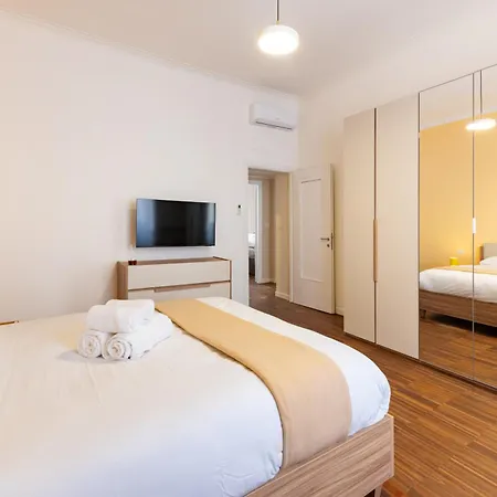 Spacious And Modern 3 Bedroom 2 Bathroom Apartament *