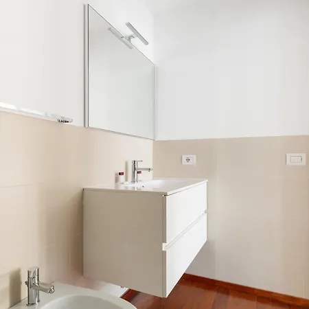 Guesthost - Bright Balcony Flat X4 Gioia Mm2 * ميلان