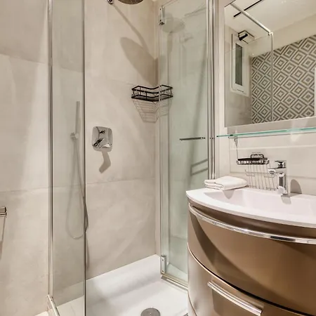 Appartement Just Urban - Elegant 2-br Flat In The Center - Porta Romana M3 Milaan