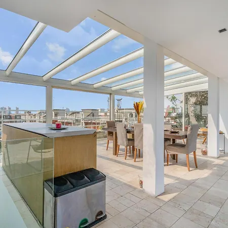 Luxury Skyline Penthouse شقة