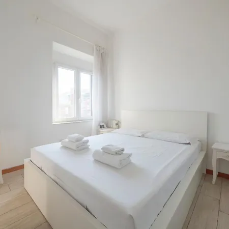 I-host - Stylish 1br Near Duomo & Navigli Διαμέρισμα Μιλάνο