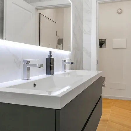 Apartman Petraz Station
