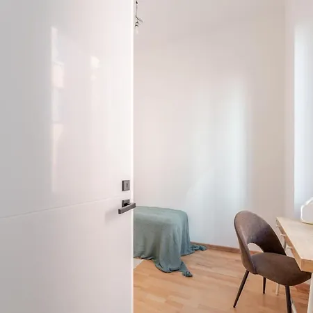 Two-bedroom Arco Flat With Free Parking Milaan