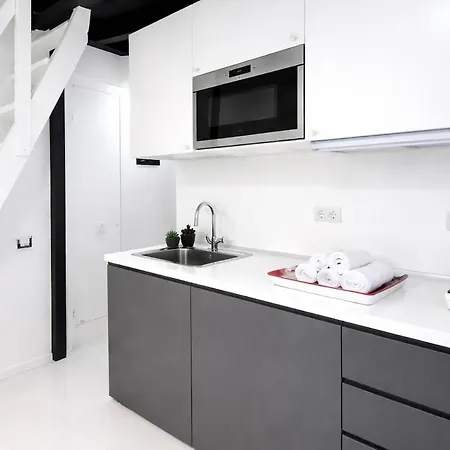 Tiny Cinema Loft - Milan's Smallest شقة