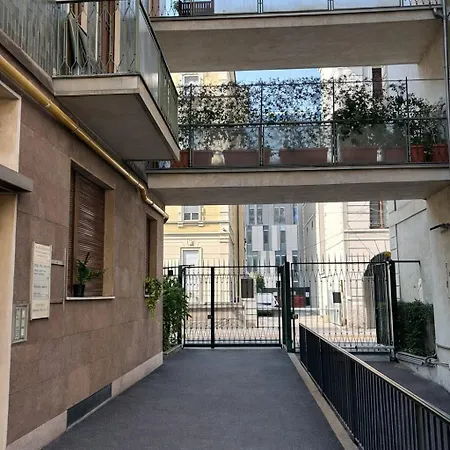 Apartamento Bright Modern Loft In The Crocetta Area Milão