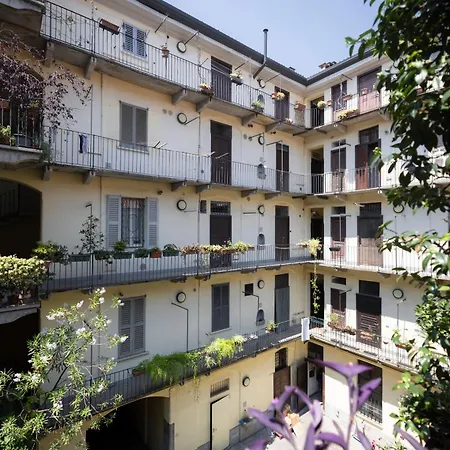Elegant Navigli View Loft 아파트 밀라노