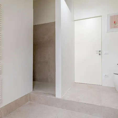 The White Attic - Cattolica District ميلان