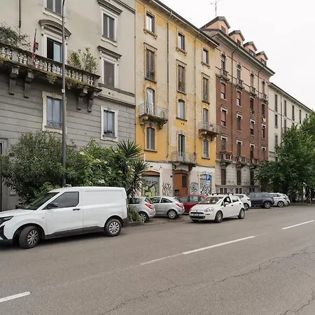 Guesthost - Modern X5 In Porta Romana Apartament