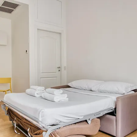 1-br Flat In Porta Romana - Duomo 6 Min M3 아파트 *