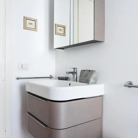 Youhosty - Benedetto Marcello 22 Appartement *