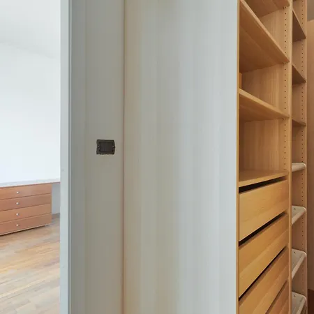 Guesthost - Comfy Balcony Flat Affori Mm3