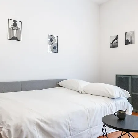 Station-duomo - 2 Bedrooms & 2 Terrace شقة ميلان