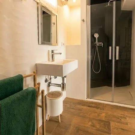 Loft 53 - Design Loft 5 Minutes From The Metro Apartman *