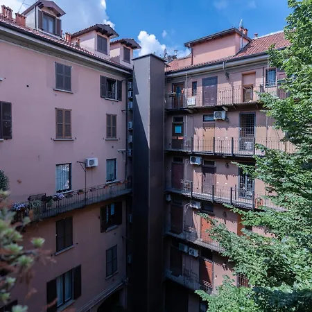Brera-corso Como, Casa Elegante In Moscova * Милан